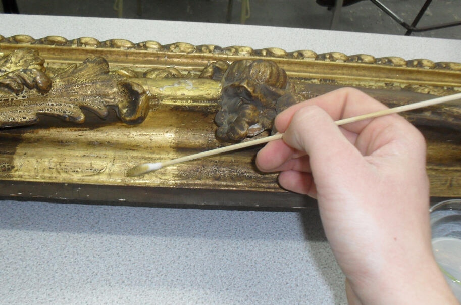 Removal of deteriorated varnish from a gilt frame